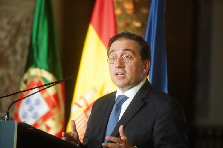 Albares expresa su 