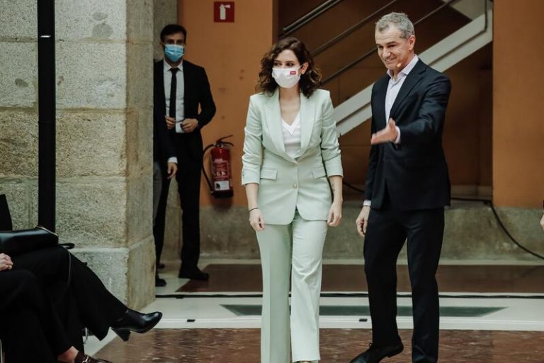 Toni Cantó deja su cargo de director de la Oficina del Español para iniciar 