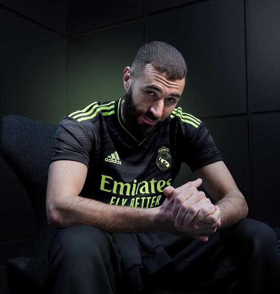La tercera equipación del Real Madrid es negra y se inspira en el nuevo Bernabéu