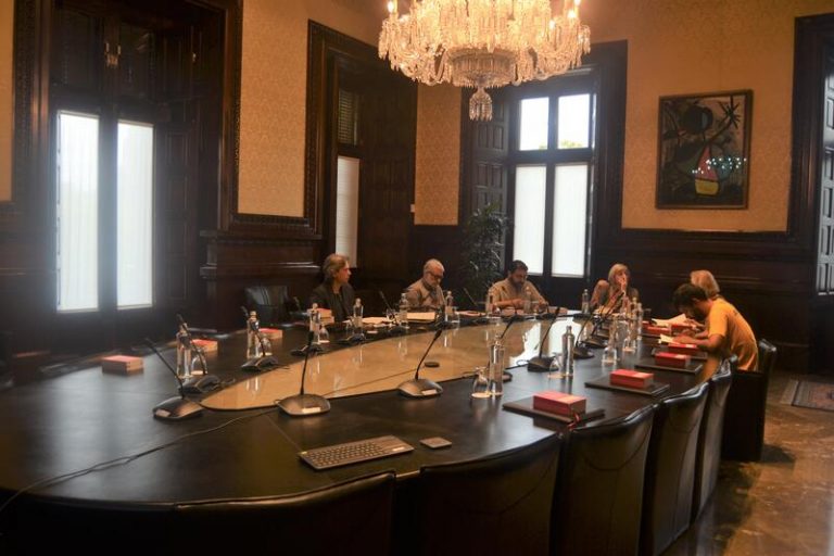El Parlament espera resolver 
