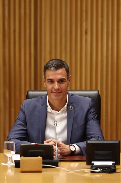 Sánchez dice que el PP defiende el programa de las energéticas y Gamarra le acusa de estar 