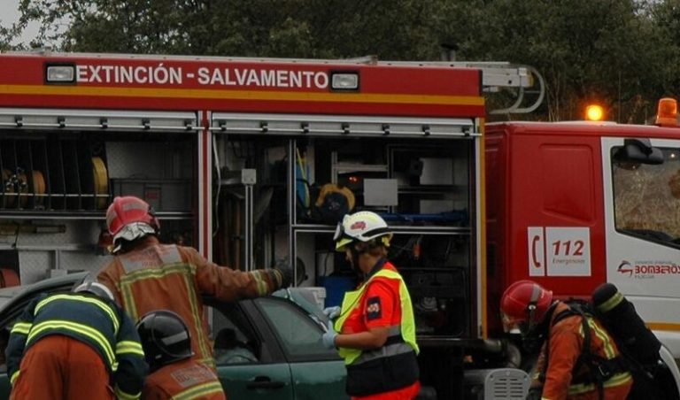 Un muerto y un herido tras volcar un turismo en la A-7 a su paso por Albuñol