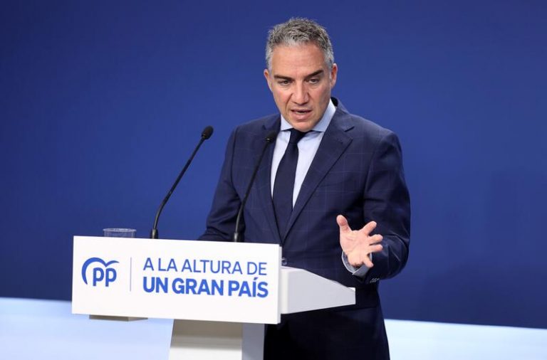 El PP se sacude las críticas a Feijóo por su ausencia en Barcelona en defensa del castellano: 