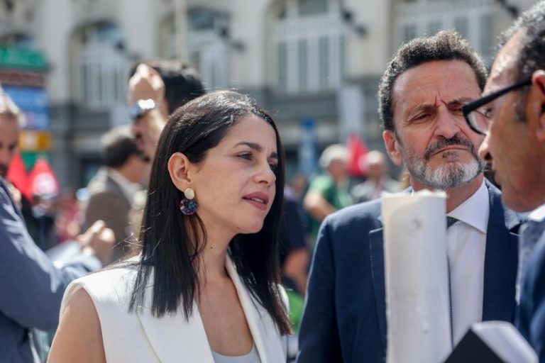 Arrimadas pide a Darias aclarar por qué mantiene la 