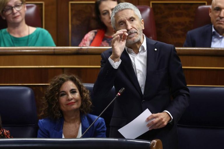 Marlaska dice que acercar a etarras evita la 