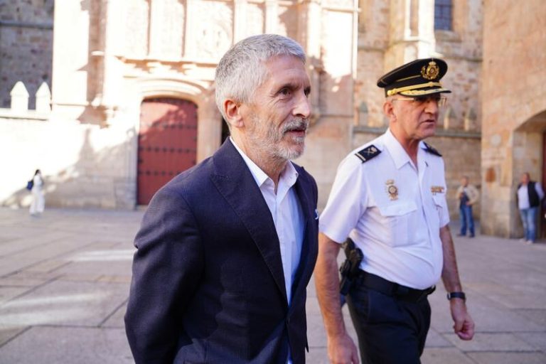 Grande-Marlaska ve con preocupación 