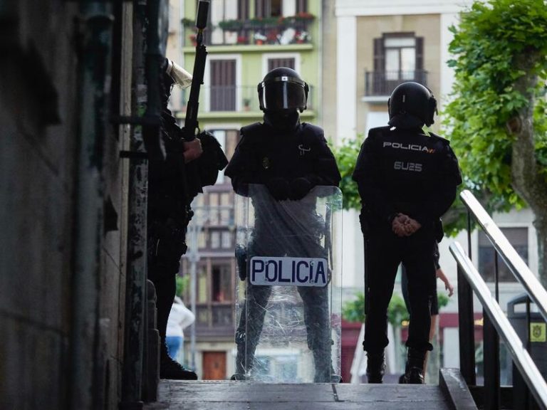 Los socios del Gobierno culpan al PSOE de que no haya mayoría para eliminar las pelotas de goma en la 'ley mordaza'
