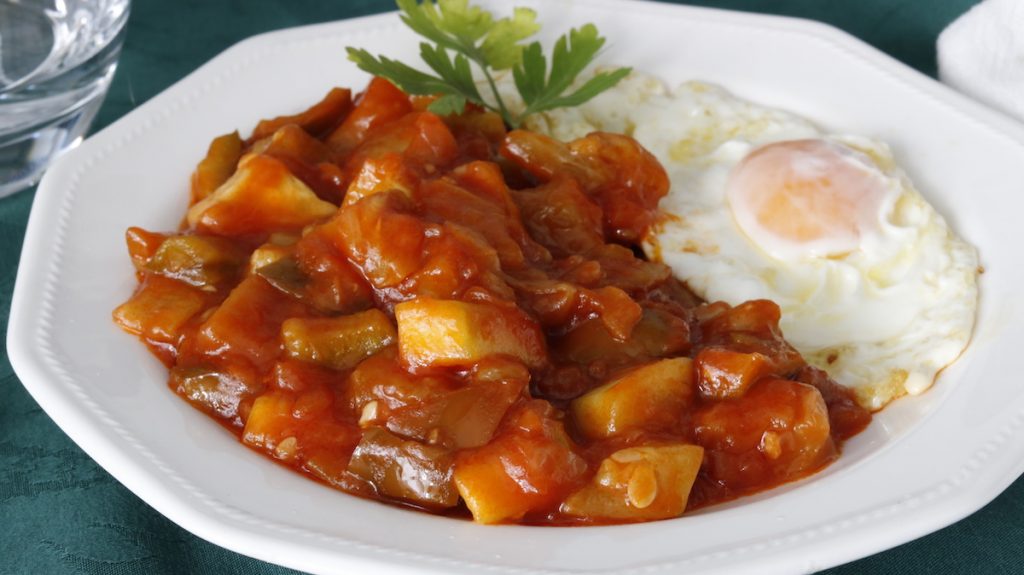 Sano y sabroso: así se hace el mejor pisto de calabacín con huevo 
