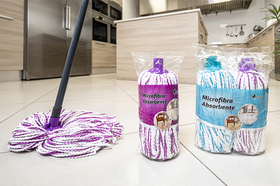 La fregona de microfibra de Mercadona que seca el suelo al momento  