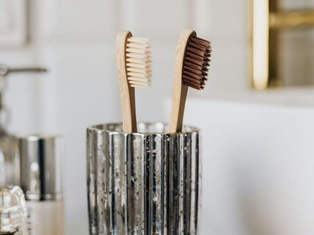 Así deberías desinfectar tu cepillo de dientes después de usarlo 127 ¿Cómo es la forma del cepillo de diente?