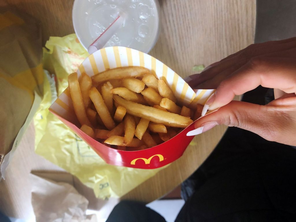 El truco para que tus patatas fritas caseras sepan igual que las del McDonald’s 204 Ingredientes necesarios