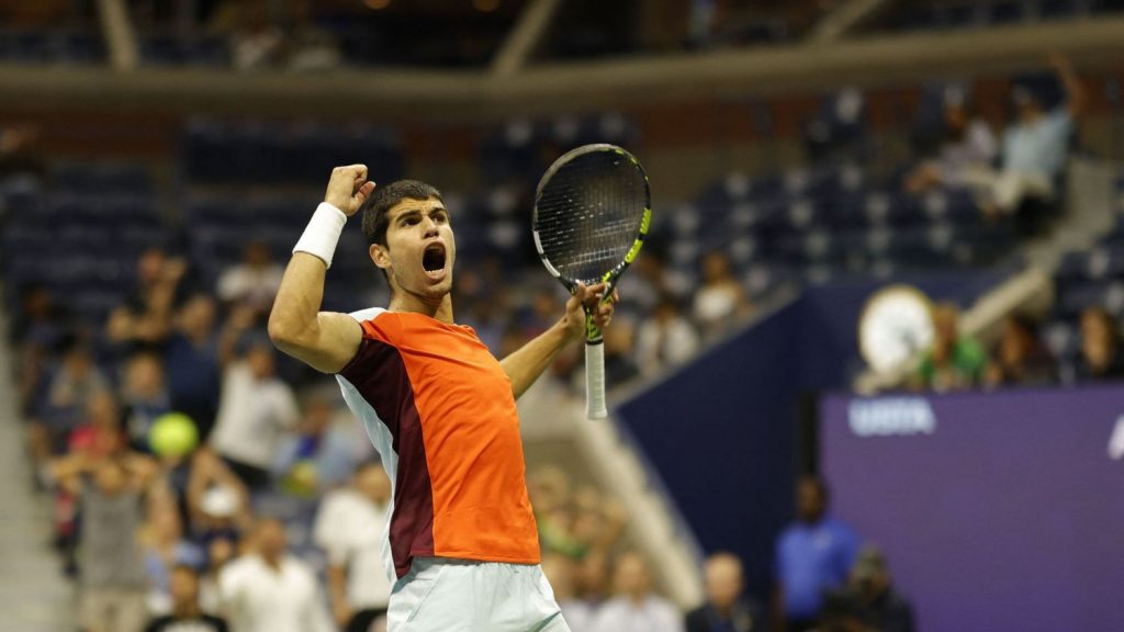 Carlos Alcaraz sufrió más de la cuenta para ganar en octavos de final