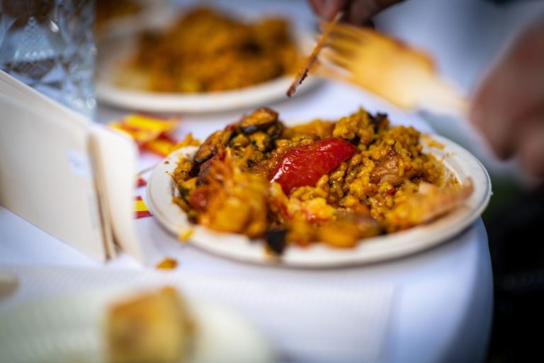Cómo hacer una paella valenciana de escándalo baja en calorías