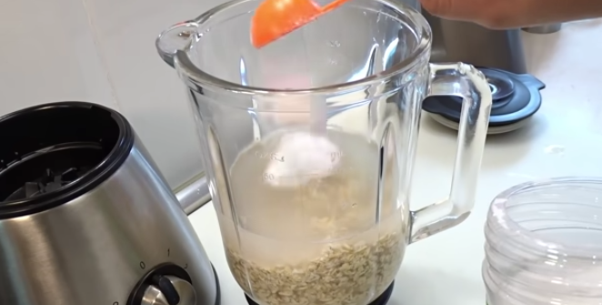 El flan de avena que no necesita azúcar, leche, huevo ni horno