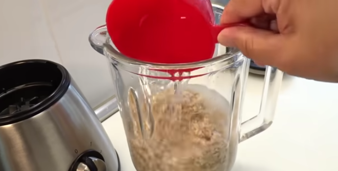 El flan de avena que no necesita azúcar, leche, huevo ni horno