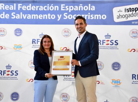 FOTO-Entrega Placa Dorada Securitas Direct a RFESS La Real Federación Española de Salvamento y Socorrismo (RFESS) recibe un reconocimiento de Securitas Direct