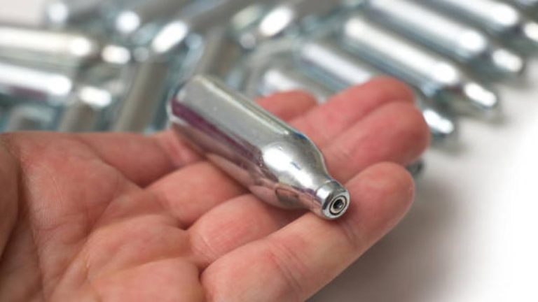 Gas de la risa: los peligros que tiene la droga en tu cuerpo