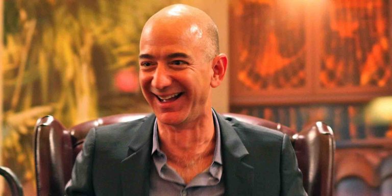 Jeff Bezos: esta es la pareja con la que está ahora