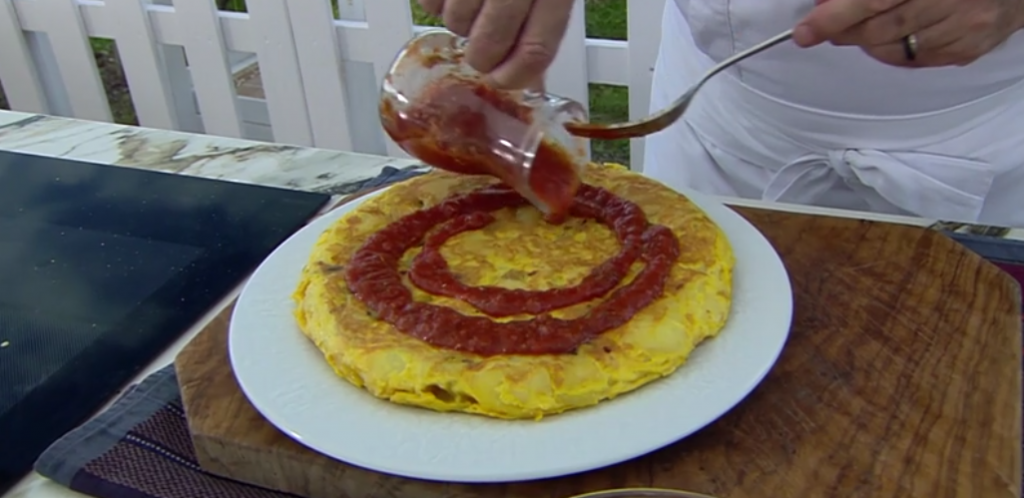 La tortilla de patatas hecha pizza de Arguiñano que ha batido récords