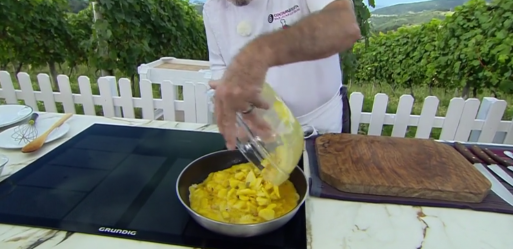 La tortilla de patatas hecha pizza de Arguiñano que ha batido récords