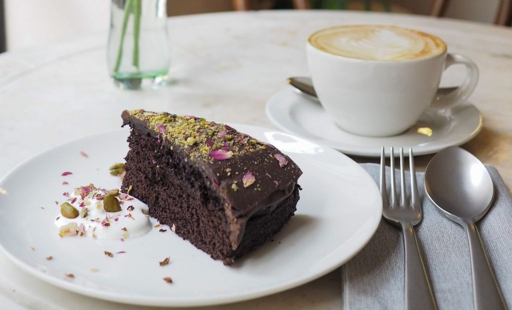 Los tres ingredientes que necesitas para hacer un bizcocho en el microondas 28 Los tres ingredientes que necesitarás para hacer un bizcocho en el microondas