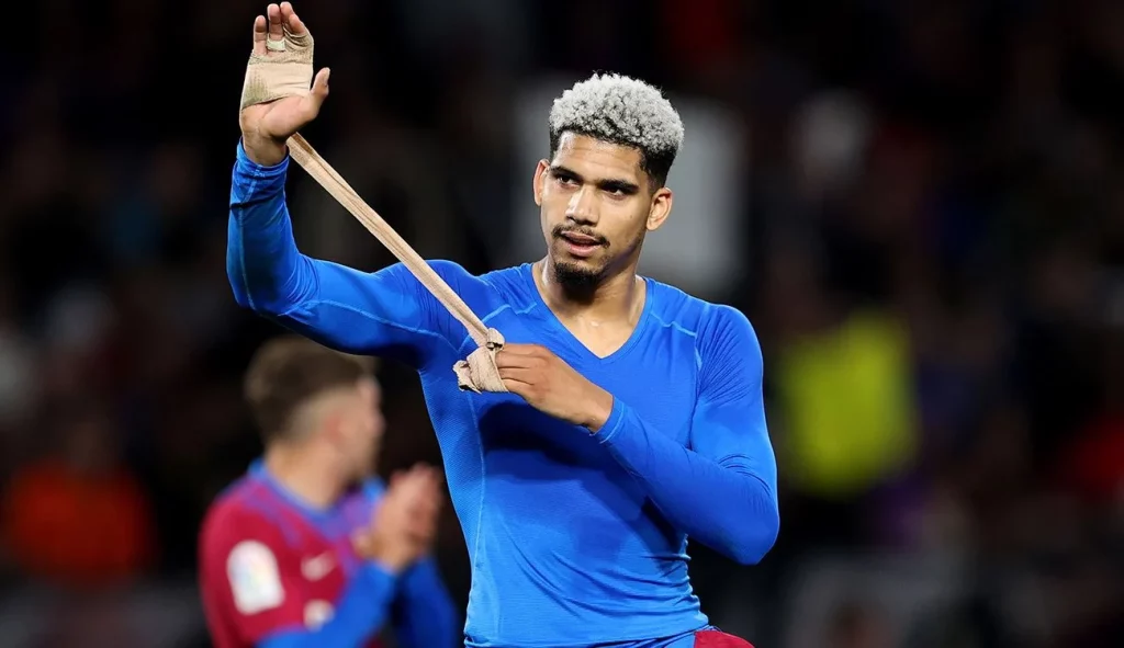 El dineral que la FIFA le paga al Barcelona por tener lesionado a Araújo 20 Mala suerte para el FC Barcelona