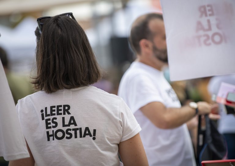 La mayor feria del libro independiente '¡Hostia un libro!' vuelve a Quadernillos