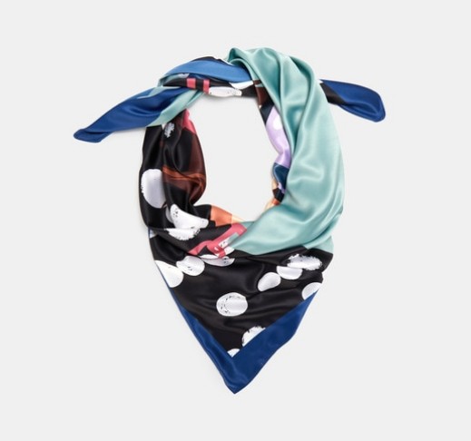 Pañuelo con estampado fantasía