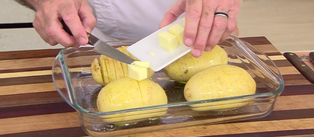 Patatas Hasselback: el toque de Arguiñano para que queden espectaculares