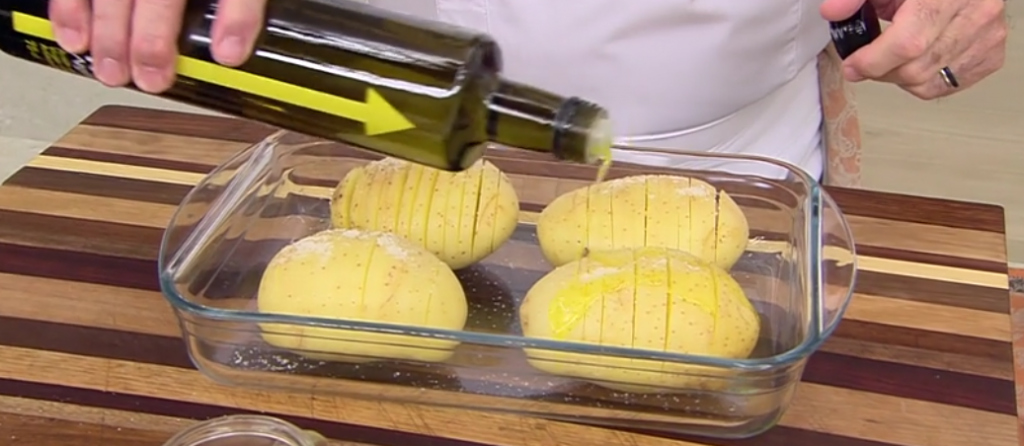 Patatas Hasselback: el toque de Arguiñano para que queden espectaculares