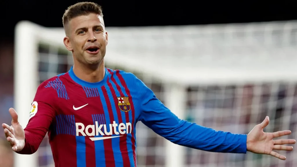 Piqué, en un segundo plano 