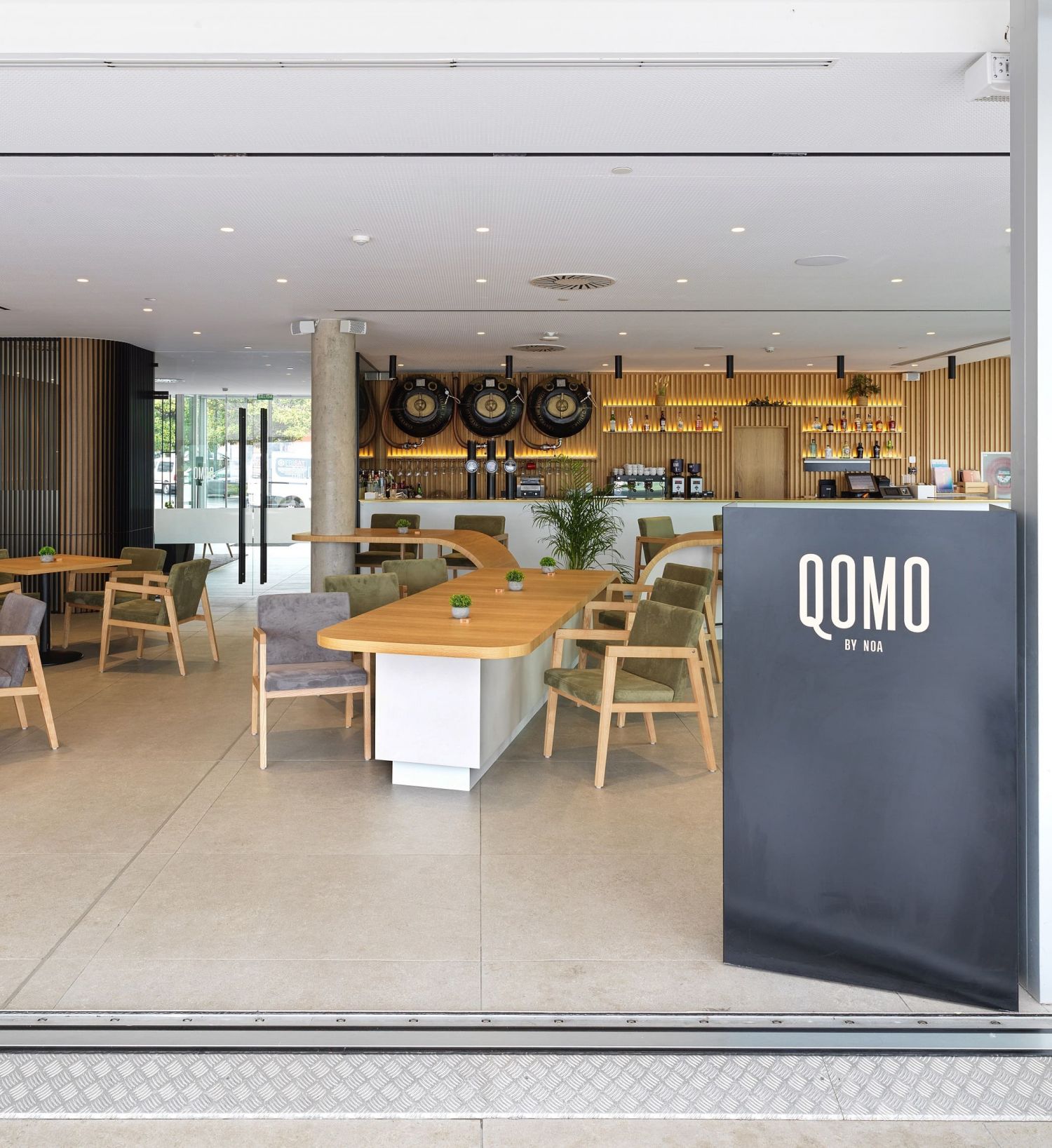 QOMO Gastro Bar NOA BOUTIQUE HOTEL03