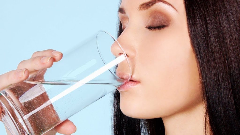 Qué pasa si bebes agua en ayunas 130 ¿Qué es el agua?