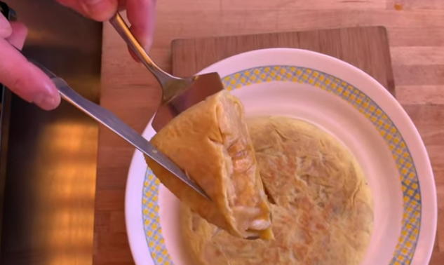 Tortilla de patatas de Betanzos: la receta que nunca falla
