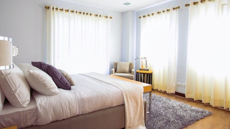 Seis cortinas aislantes para preparar la casa para el frío y ahorrar en calefacción