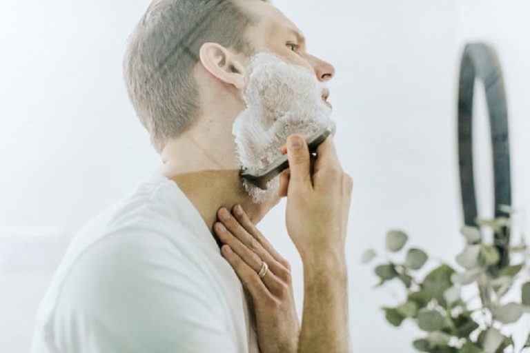 Crema de afeitar para hombres: ¿Cómo usarla y cuál es la mejor para ti?