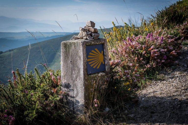 Hacer el Camino de Santiago sin cargar con el equipaje es posible, de la mano de Camino Cómodo