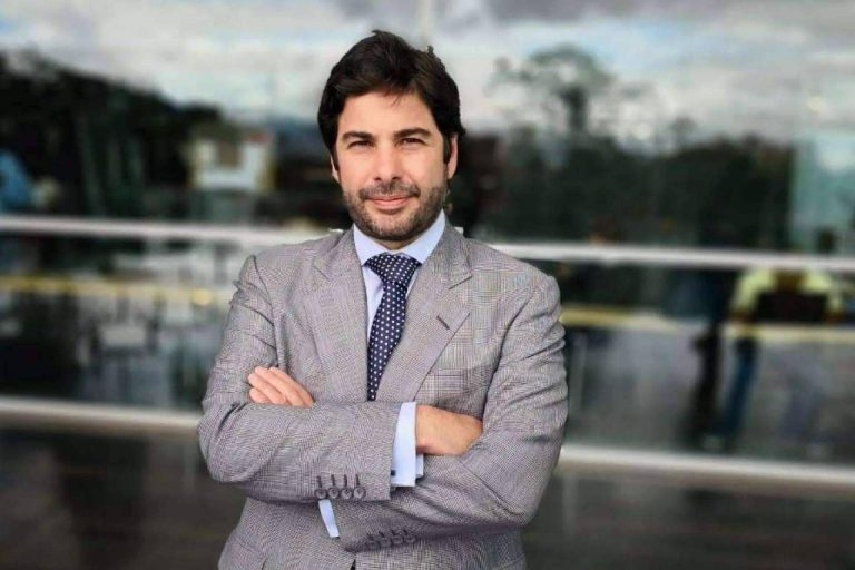 ALM Abogados proporciona sus servicios a clientes comerciales de Colombia y Argentina