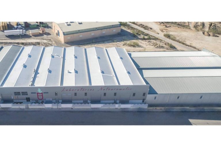 Laboratorios Natuaromatic invierte 300.000 € en la ampliación de +2.000 m² de sus instalaciones