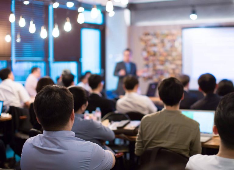 Learn Hot English ofrece una manera fácil de empezar cursos de inglés en la empresa