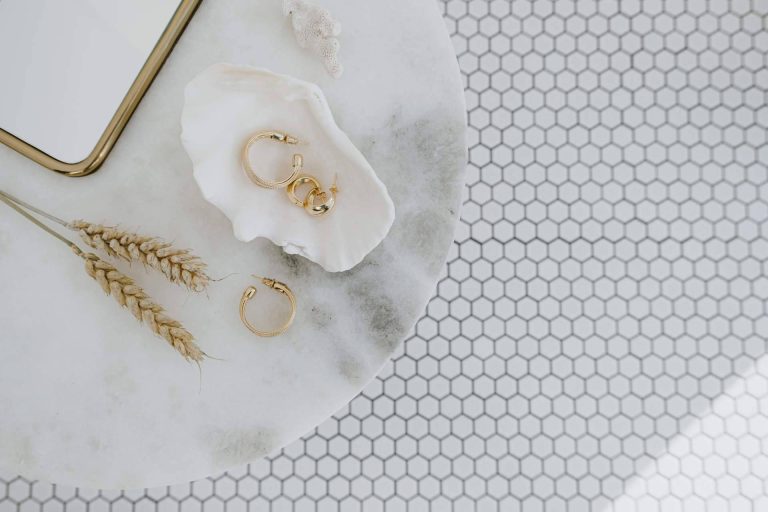 Pendientes de oro, complementos elegantes para cualquier ocasión