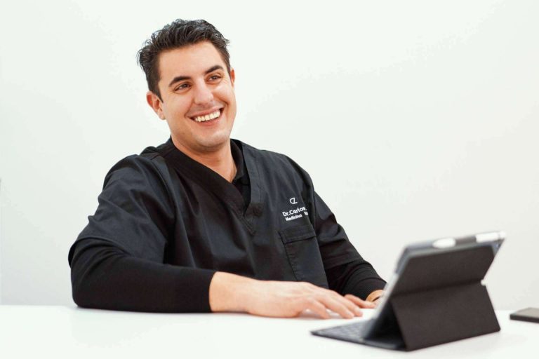 Todo lo que hay que saber antes de someterse al tratamiento de sonrisa gingival, de la mano del el Dr. Carlos Zito