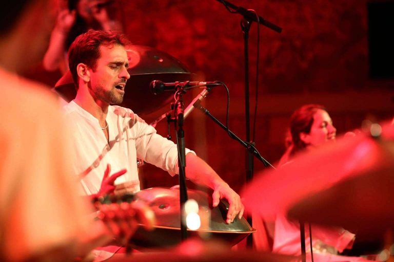 El concierto, Joy, en el Palau de la Música de Barcelona de Ravi Ram bajo la propuesta de 'Sounds for the Soul'