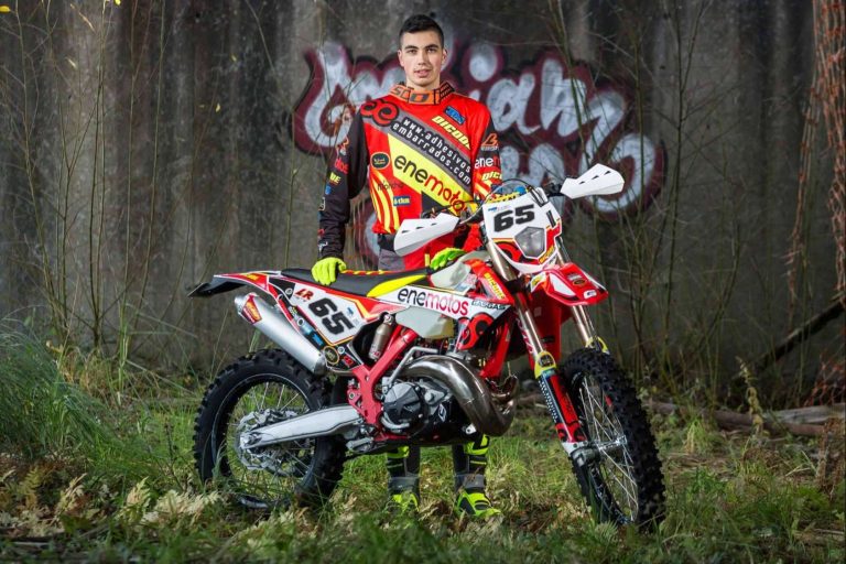ADHESIVOSEMBARRADOS, plásticos y adhesivos para motos offroad