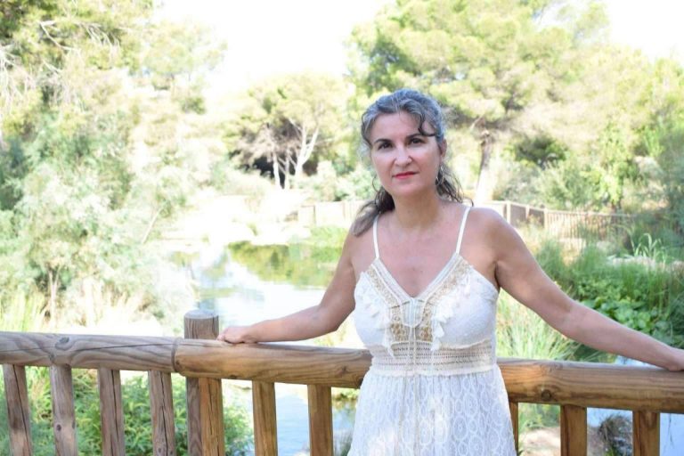Lola Cámara presenta 'Sintiendo mi alma', obra publicada por Letrame Grupo Editorial