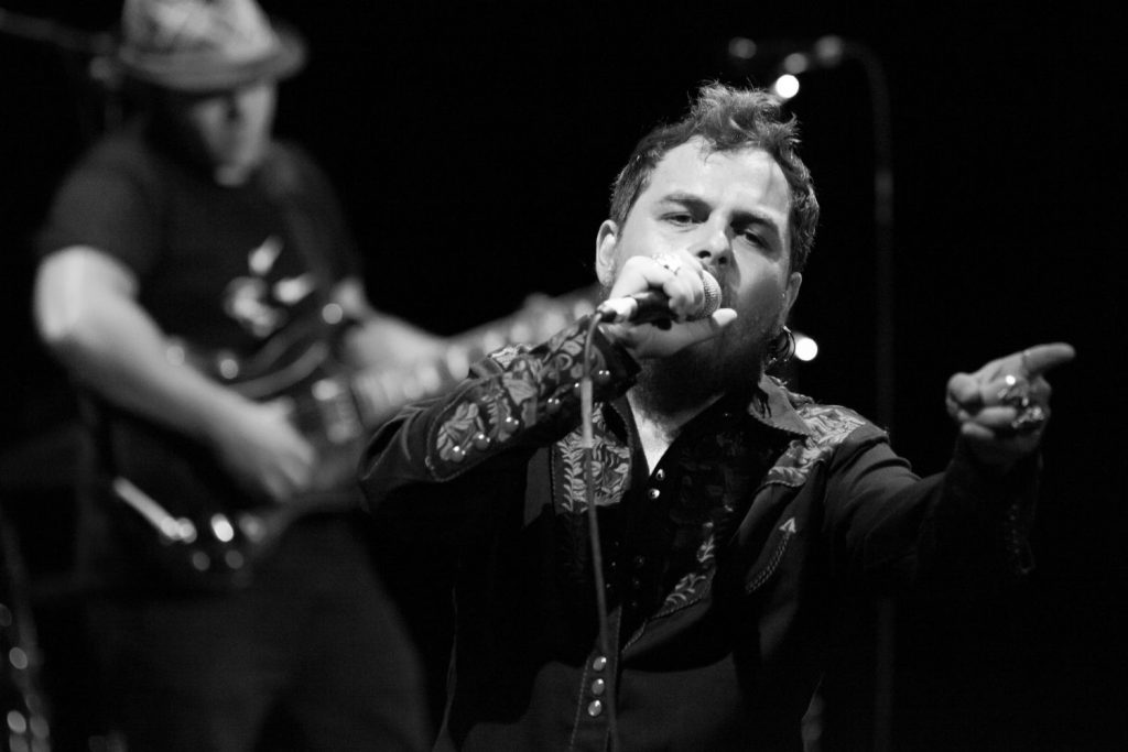 Los Serrano: el cambio físico de Jimmy Barnatán, 'Chucky' en la serie 95 Las bandas de Jimmy