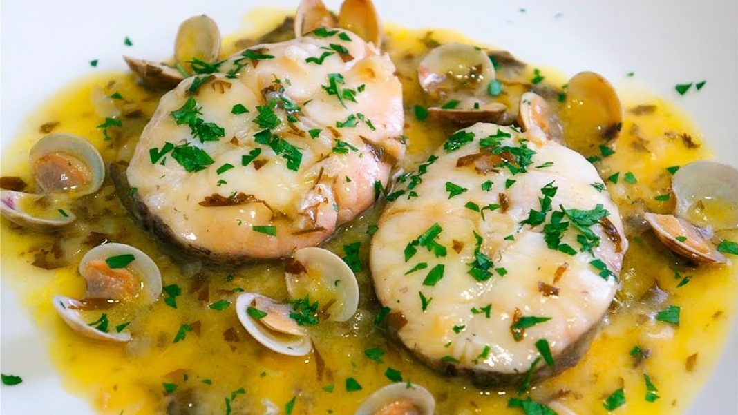 ¿Con qué acompañar la merluza en salsa verde?