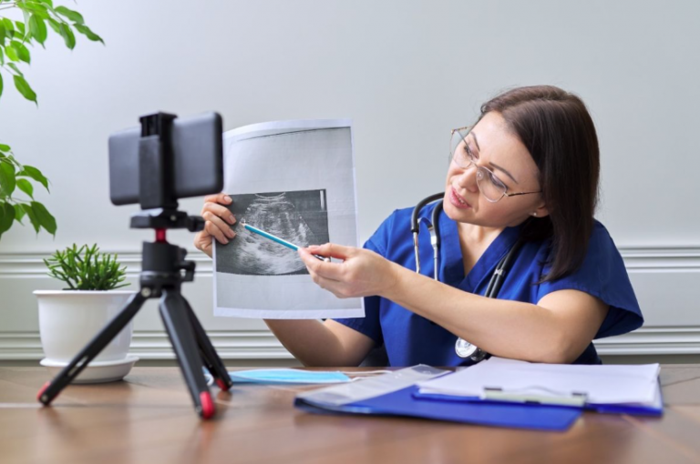 Los expertos defienden que la digitalización en medicina aporta agilidad y eficacia en cada especialidad