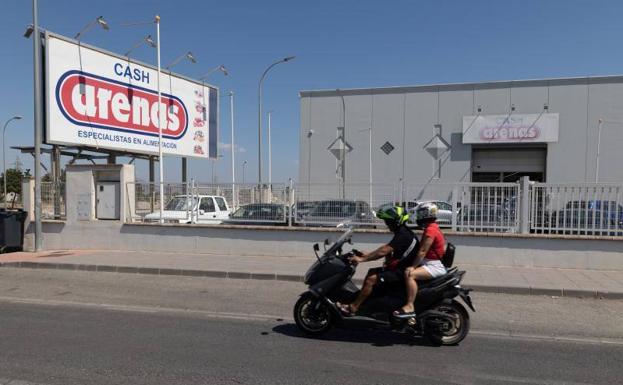 Pollos Arenas y el futuro de cientos de familias en el aire