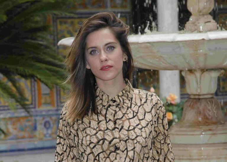 Detenida la actriz María León por agredir a un agente de la Policía Local de Sevilla